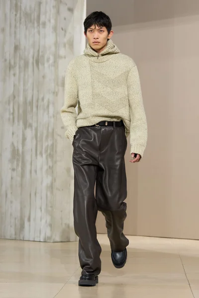 Look 37